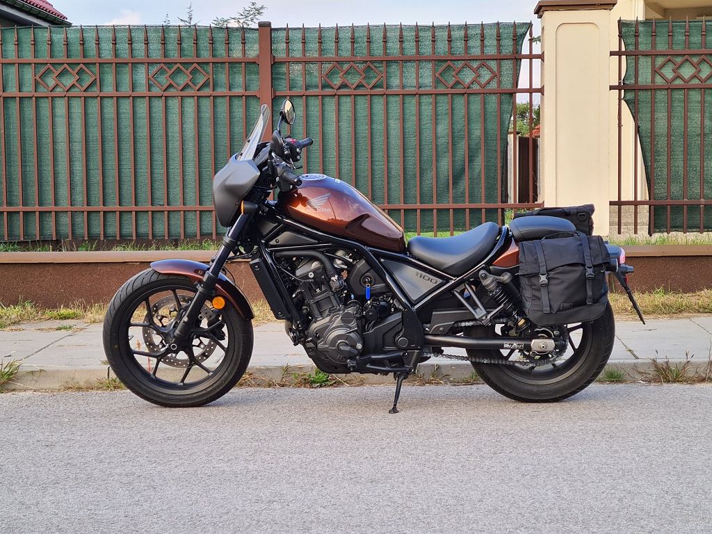Мото за мотоциклом: Honda CMX1100 Rebel — исключительно вежливый бунтарь.