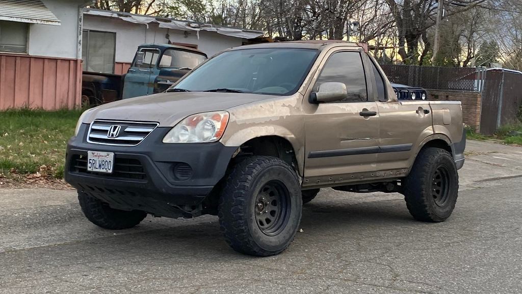 Пикап Honda CR-V ездит по Калифорнии. Единственный в своем роде в мире