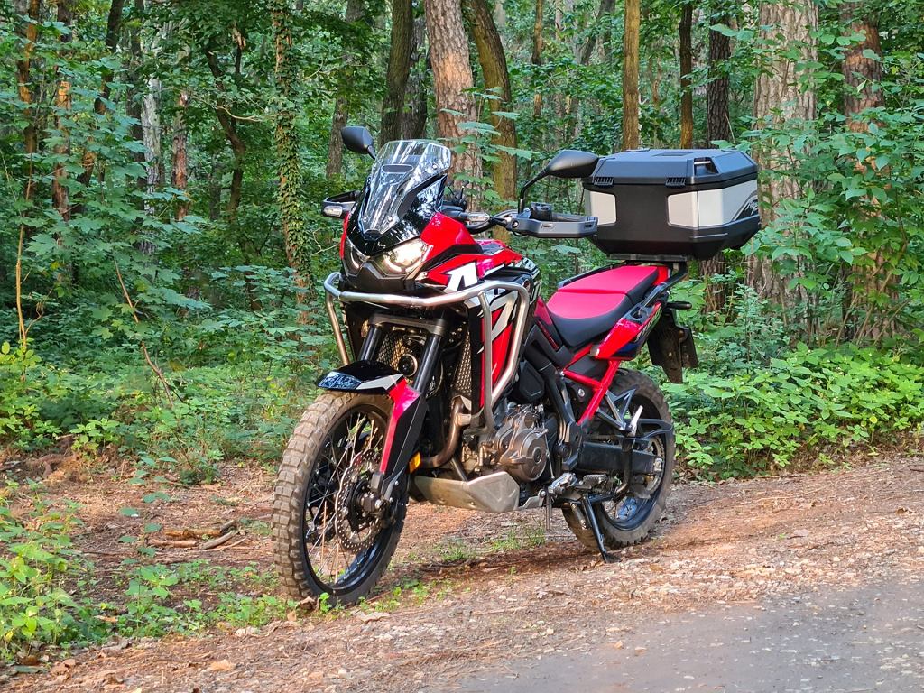 Гонщики Honda отправились в невероятную экспедицию. Они откладывали это более двух лет