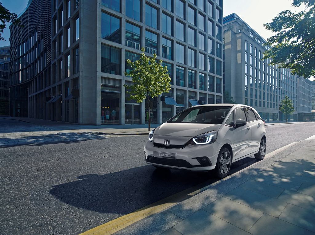 Новая Honda Jazz будет только гибридом, но в двух вариантах кузова
