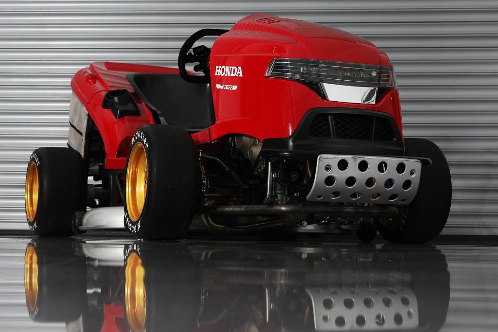 Honda Mean Mower V2 – самая быстрая газонокосилка в мире