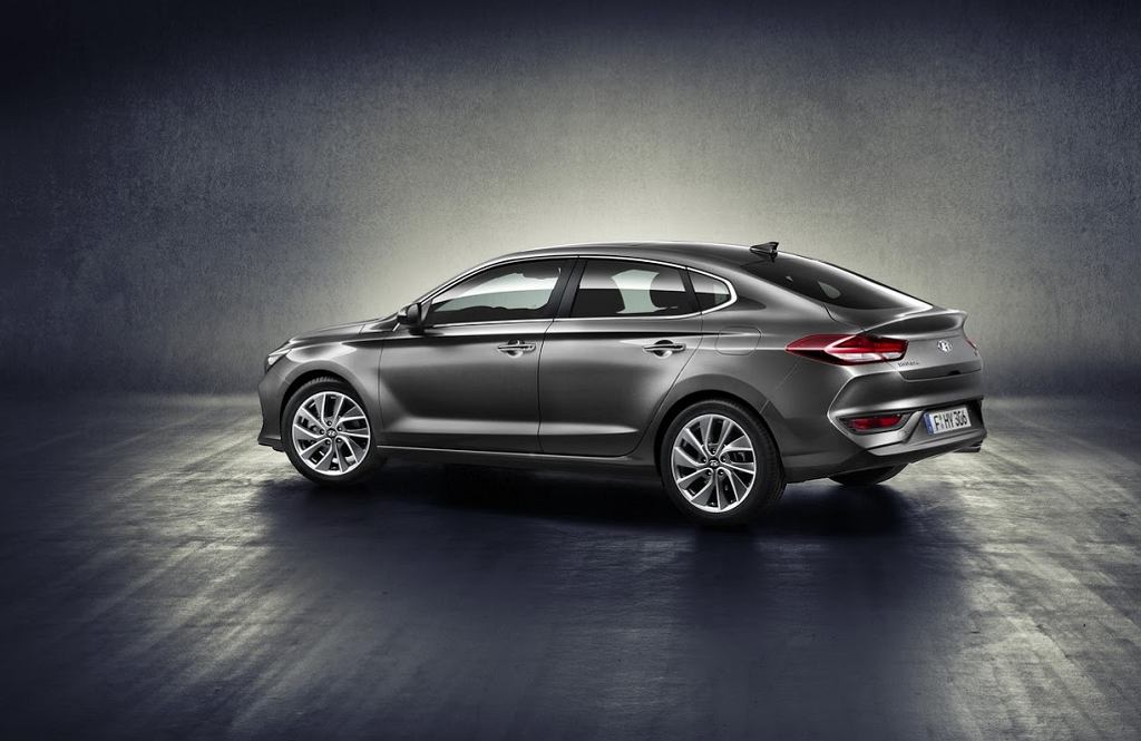 Это Hyundai i30 Fastback, то есть «утонченное 5-дверное купе».