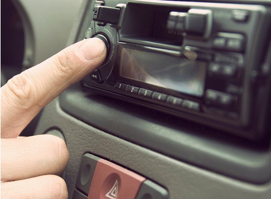 Как выбрать автомобильный плеер и подобрать к нему лучшие аксессуары