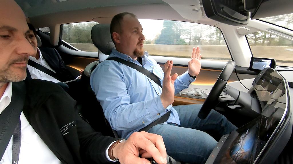 По Польше будет ездить новый тип автомобиля. Новые правила позволят проводить тесты