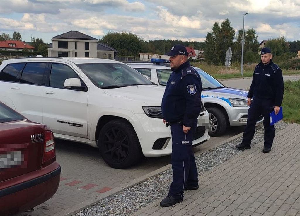 Внедорожник с адской мощностью в 707 лошадей добрался до Польши. Немцы искали машину