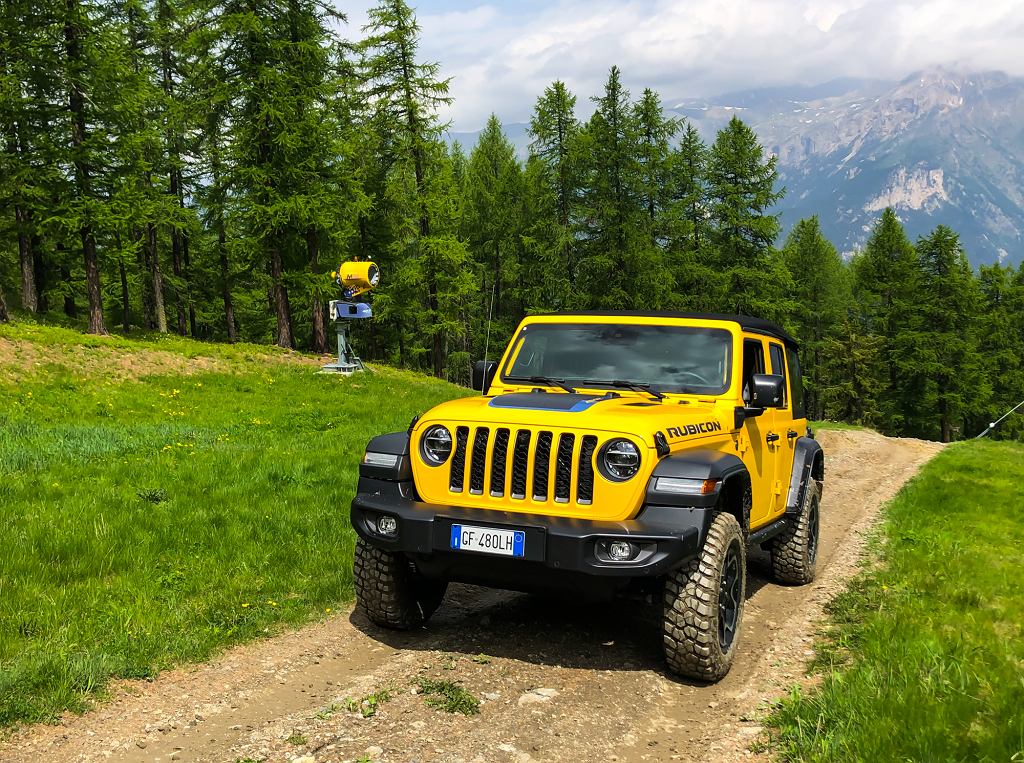 Гибридный Jeep Wrangler 4xe на Рождество. У него может быть дизельный двигатель [ВИДЕО]