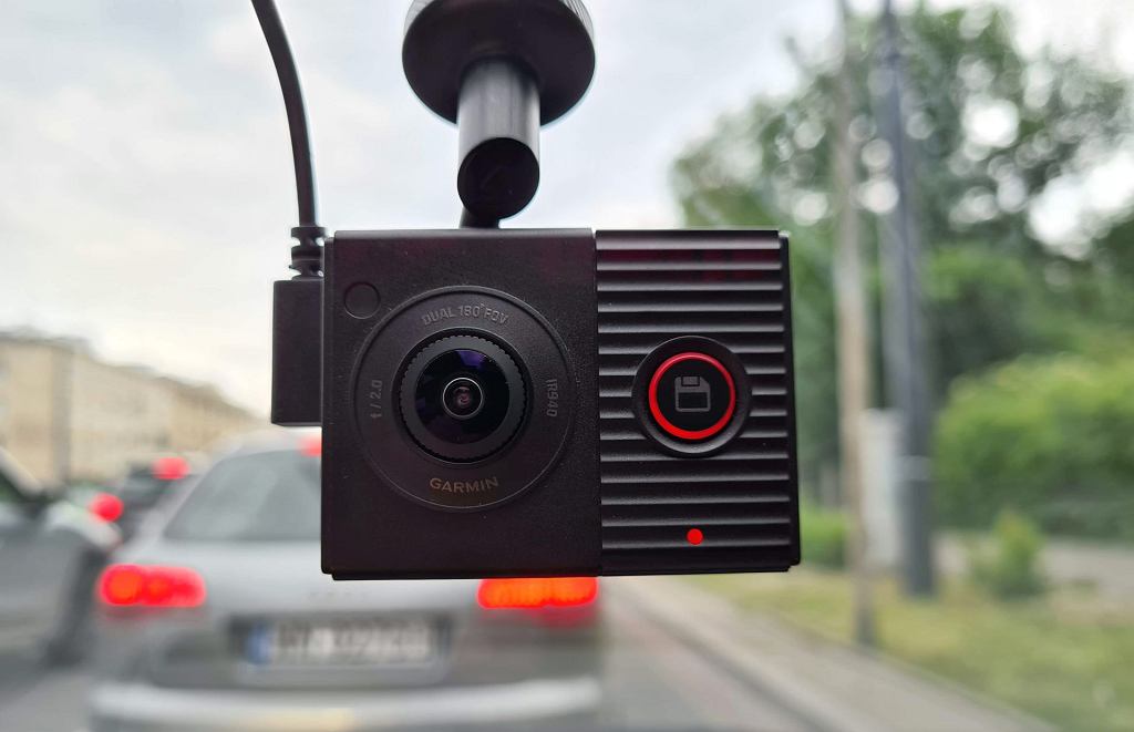 Законны ли автомобильные камеры в Польше?