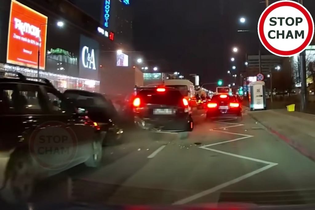 Столкновение в Варшаве. Разрушено 10 автомобилей, 6 человек доставлены в больницу