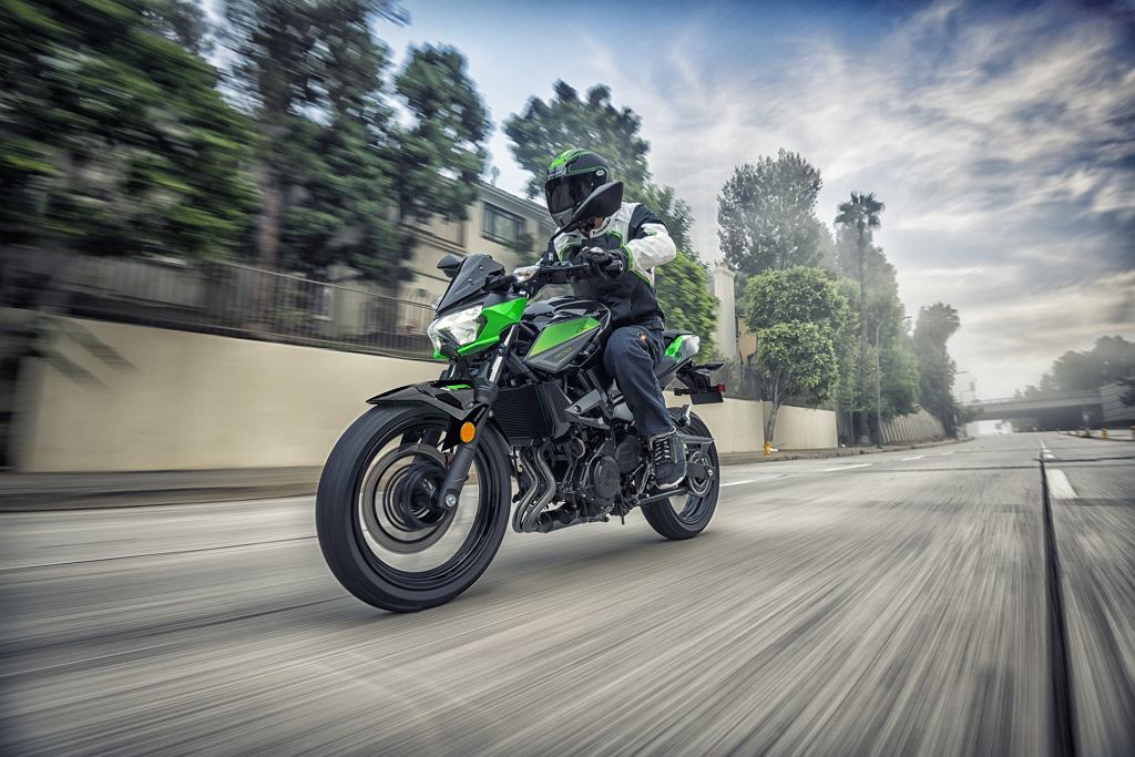 Кавасаки Ниндзя 400 и Z400. Два новых мотоцикла для получения водительских прав категории А2.