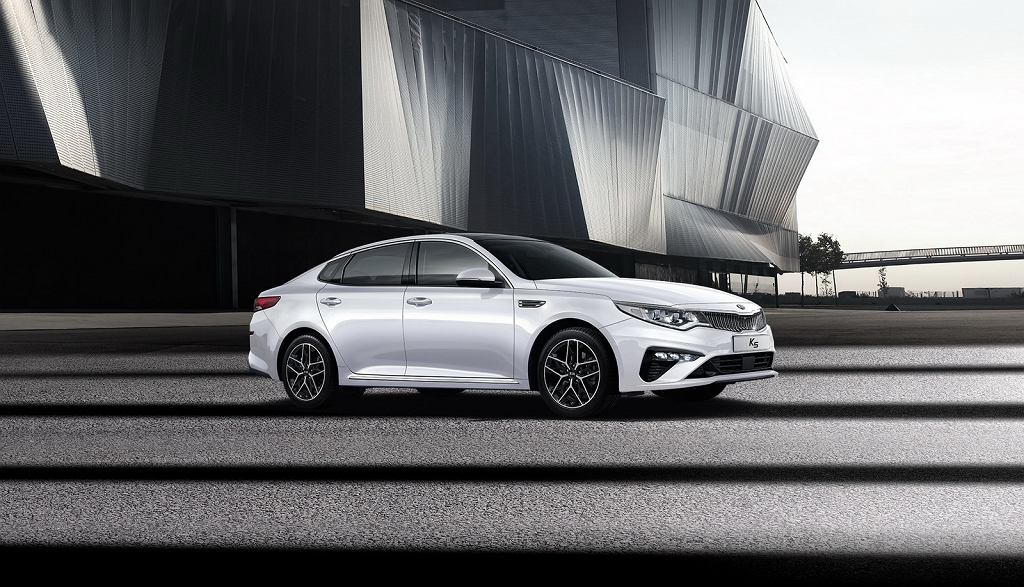 Kia K5 раскрывает внешний вид новой Optima