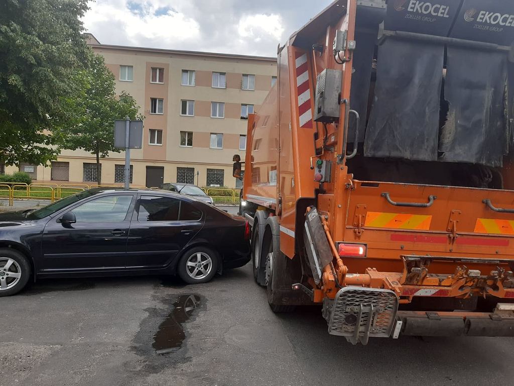 Мусоровоз повредил вашу машину? Есть шанс, что вам вернут деньги за ремонт.