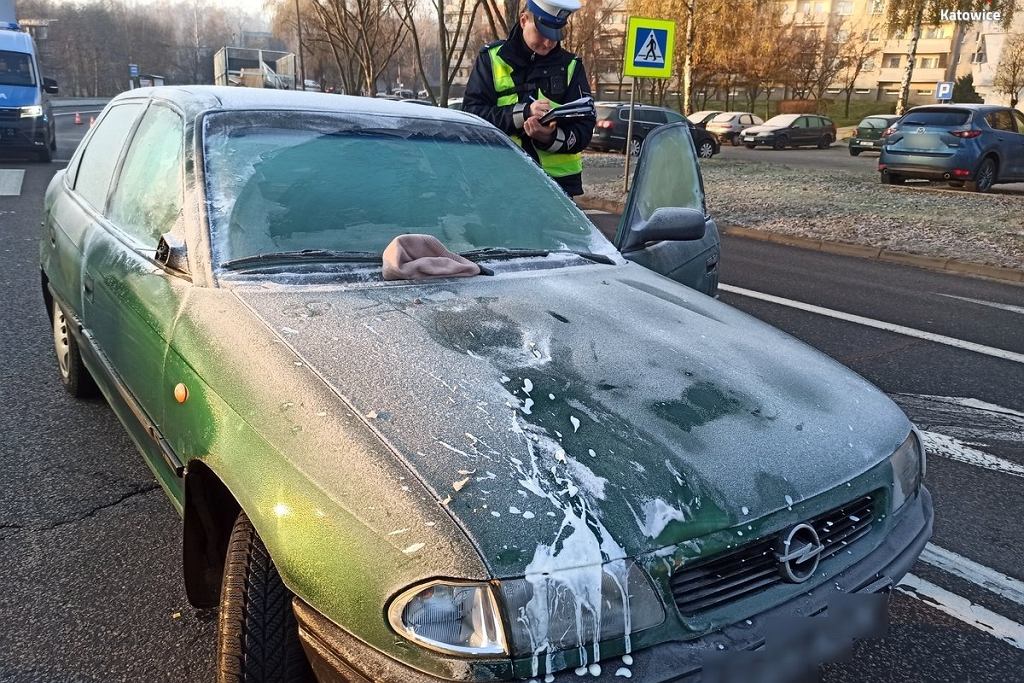 Трагическая авария в Катовице. Женщина погибла на переходе. У машины были матовые стекла