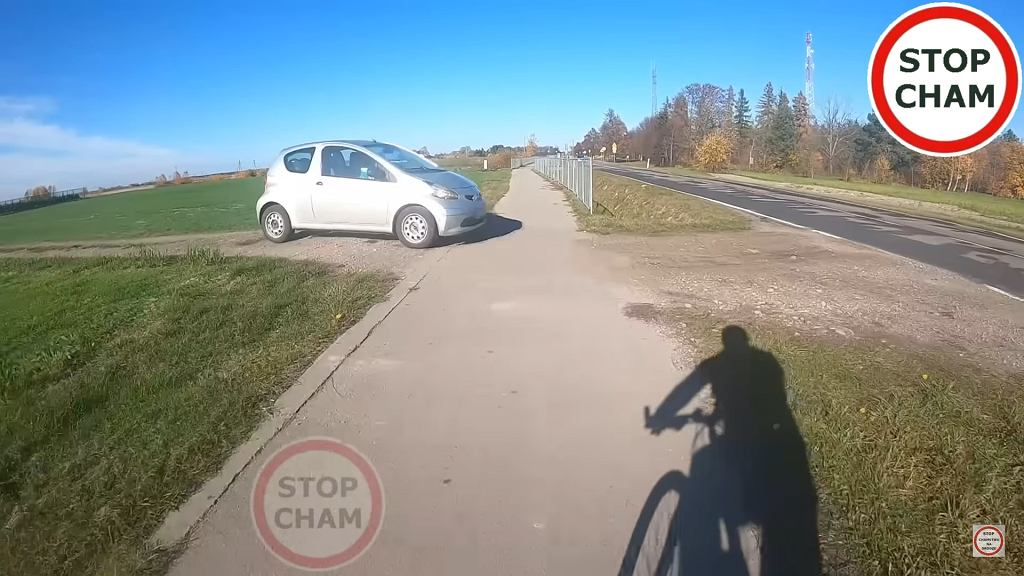 Водитель автомобиля воспользовался правом проезда. Но виноват ли в столкновении велосипедист?