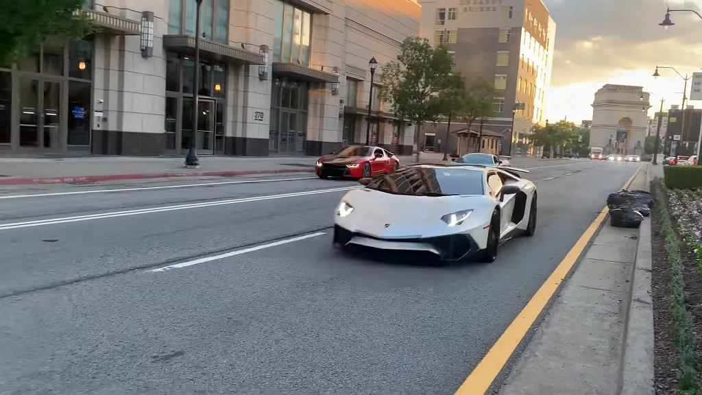 Дорогостоящая авария во время Gumball 3000. Столкнулись McLaren, Lamborghini и BMW [ВИДЕО]