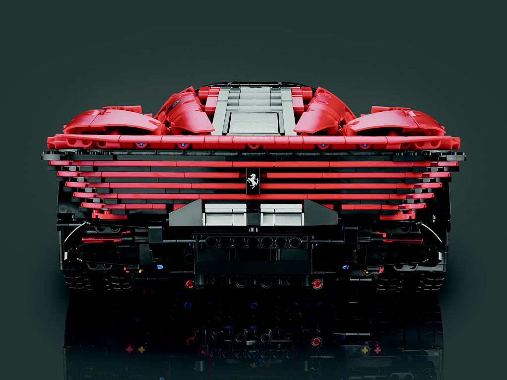 Феррари ко Дню защиты детей — впечатляющая модель LEGO из 3778 элементов