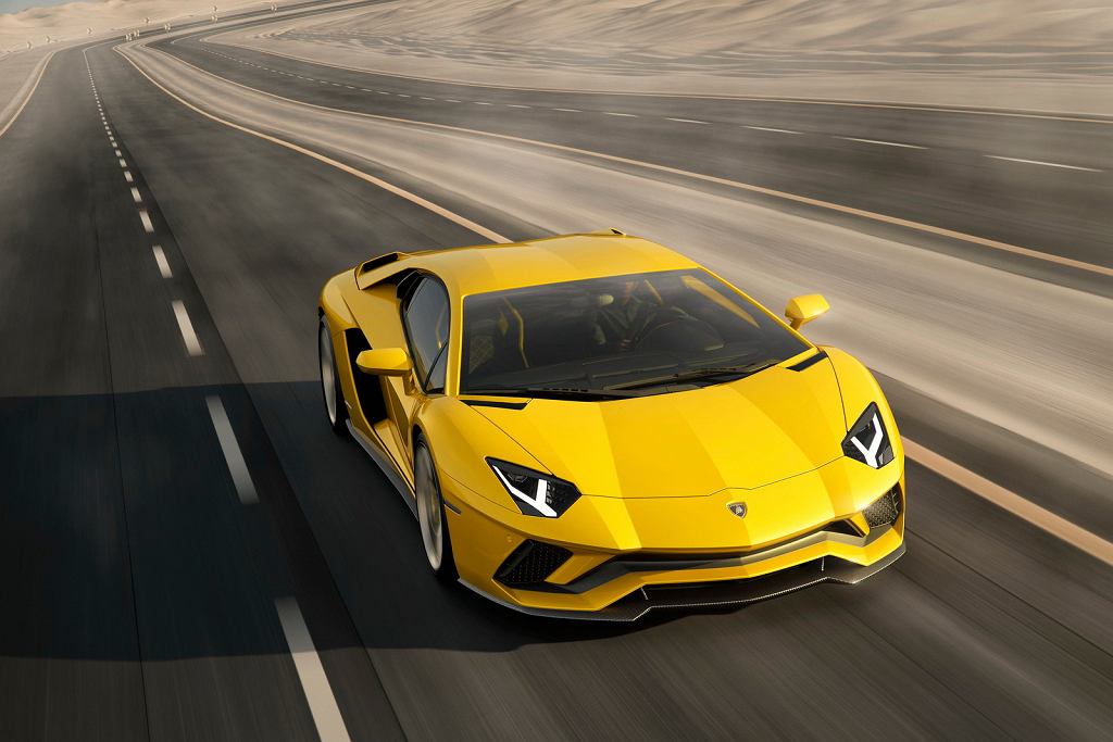 Lamborghini анонсирует новую модель. Это напомнит вам Countach и Miura.