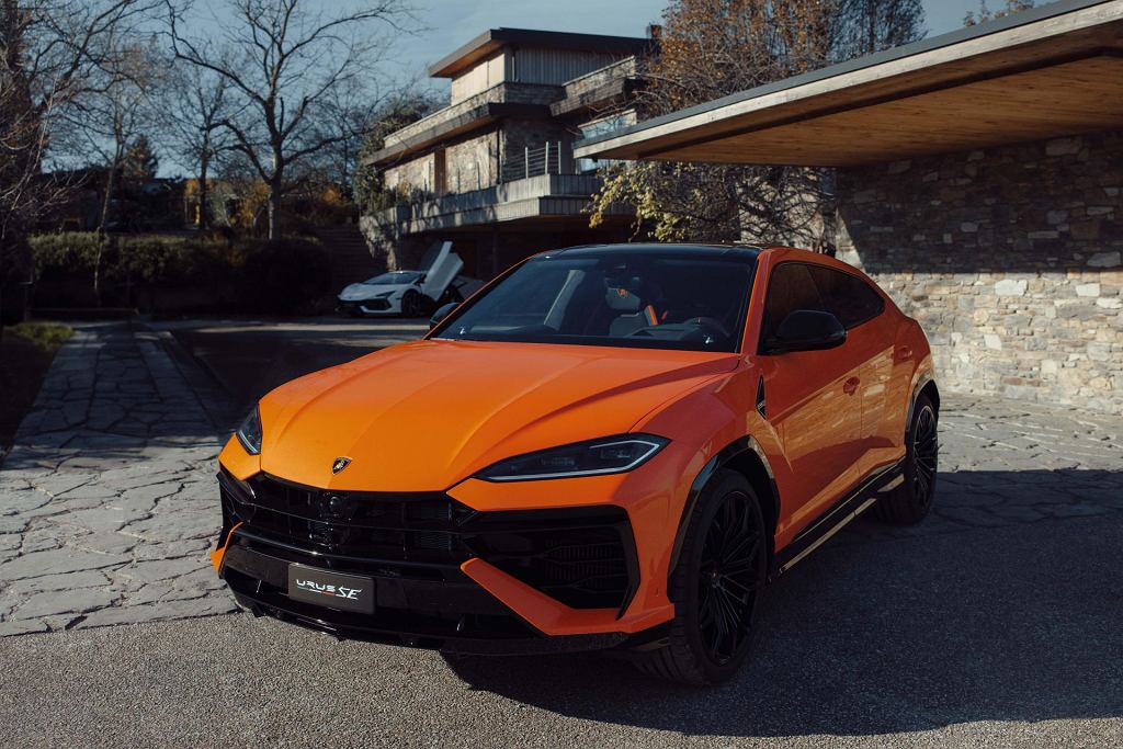 Новый подключаемый гибрид Lamborghini. Это еще более мощный Урус, у которого все еще есть V8.