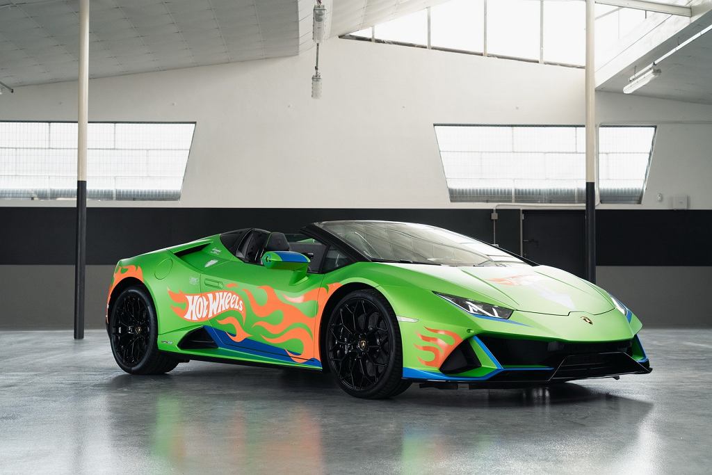Lamborghini представила Huracan в цветах весенней коллекции Hot Wheels. В Милане показали еще кое-что.
