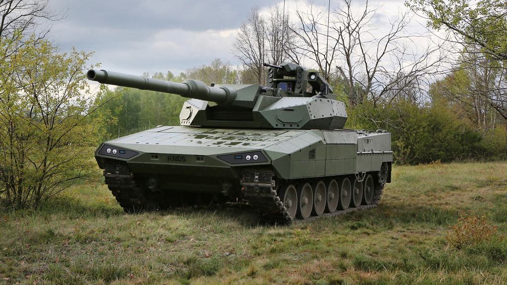 1500 л.с., запас хода 460 км и скорость 65 км/ч. Это новый танк Leopard 2 A-RC 3.0.