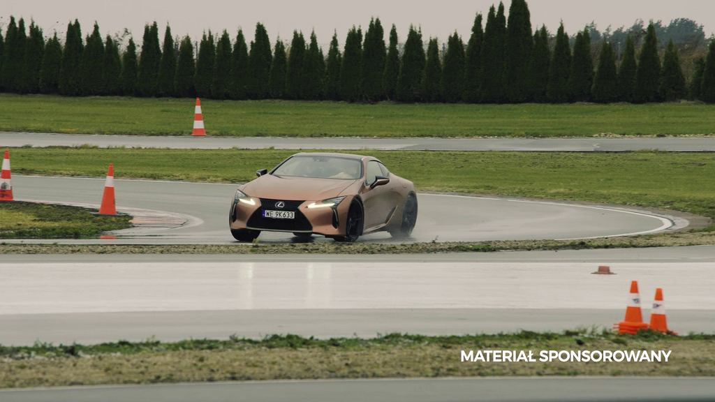 Я выехал на трассу на Lexus LC 500. Ушёл с сомнениями, вернулся без [МОТО-ВЛОГА]