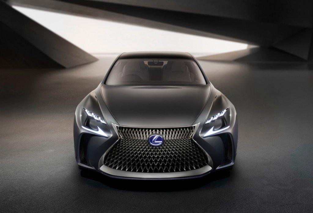 Lexus LF-FC только в 2020 году
