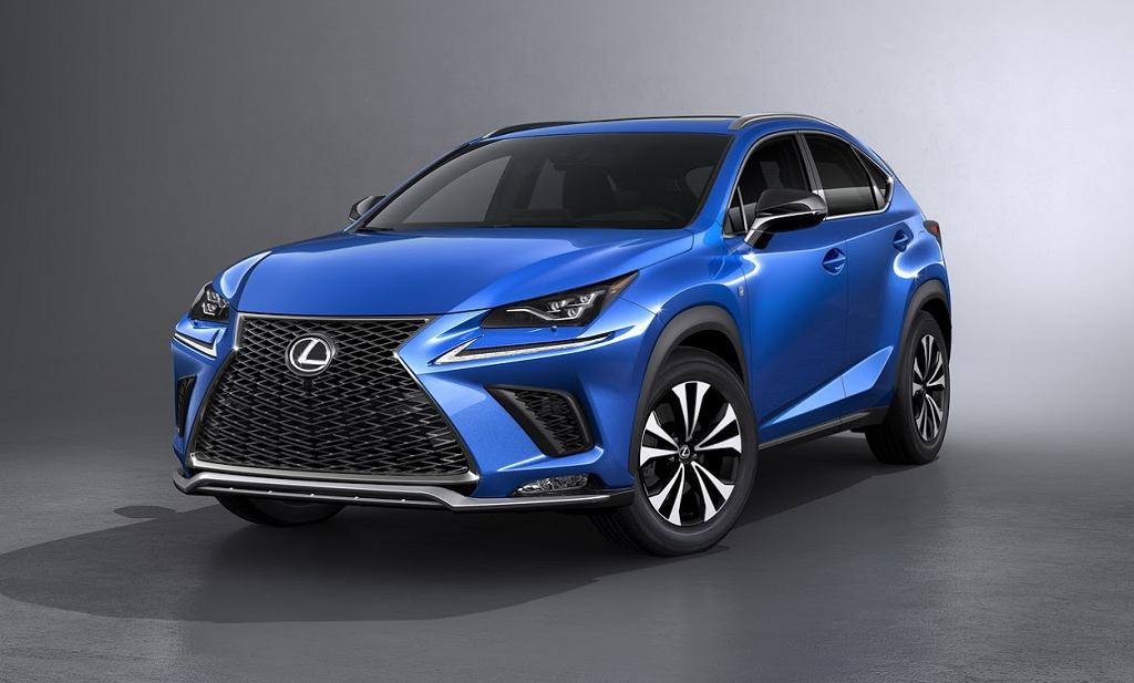 Lexus NX 300h претерпел небольшой фейслифтинг.