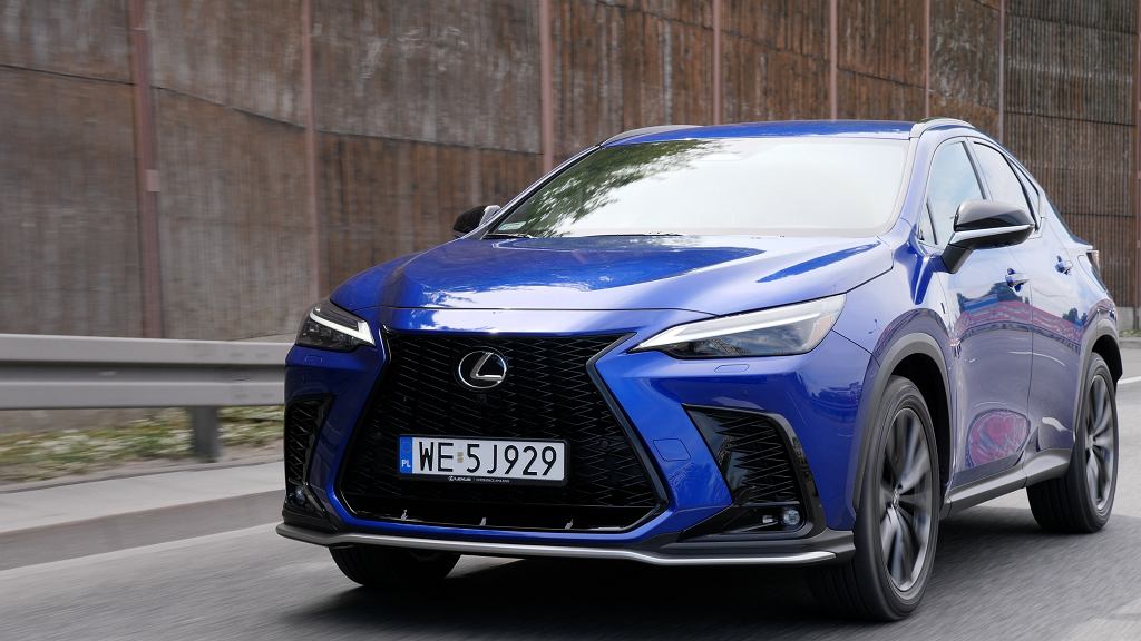 Новый Lexus NX в Студии Бизнес. Производитель заявляет, что он лучше во всех отношениях.