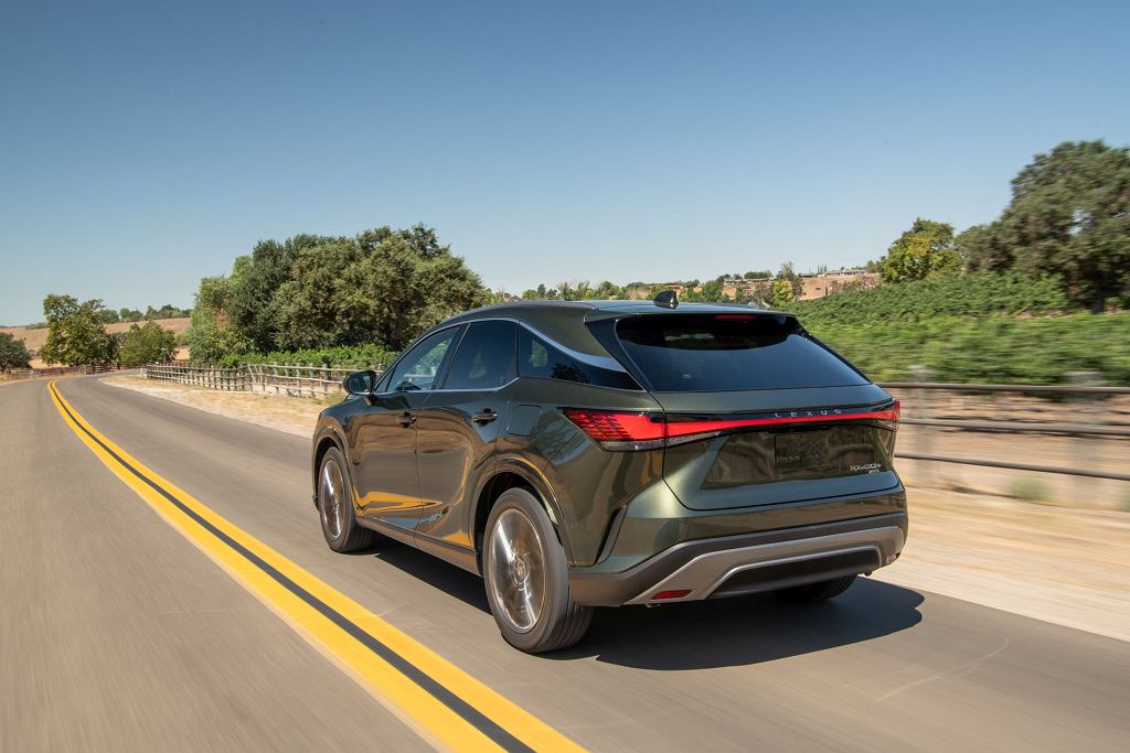 Новый Lexus RX доступен к заказу. Мы знаем польские цены и оборудование