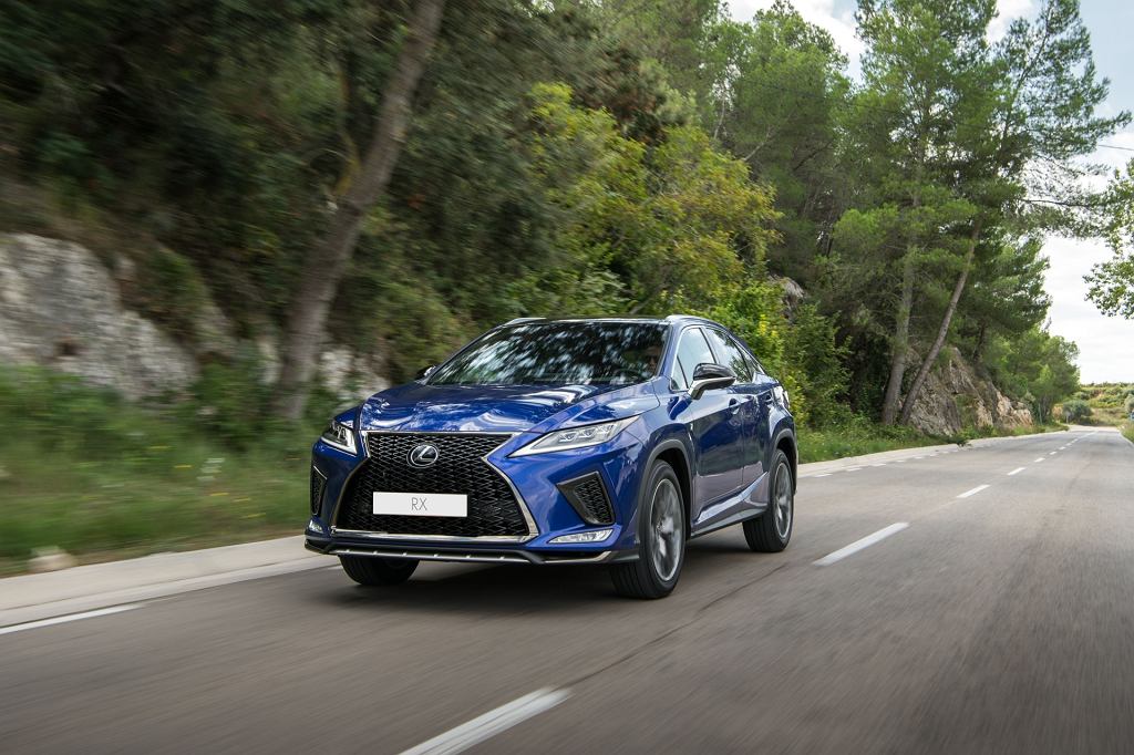Финальная версия Lexus RX. Роскошь, экология и спорт в одном внедорожнике