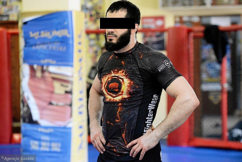 Мамед Ч. подозревается в краже автомобилей класса люкс. Речь включает в себя: о Porsche Panamera или BMW M6