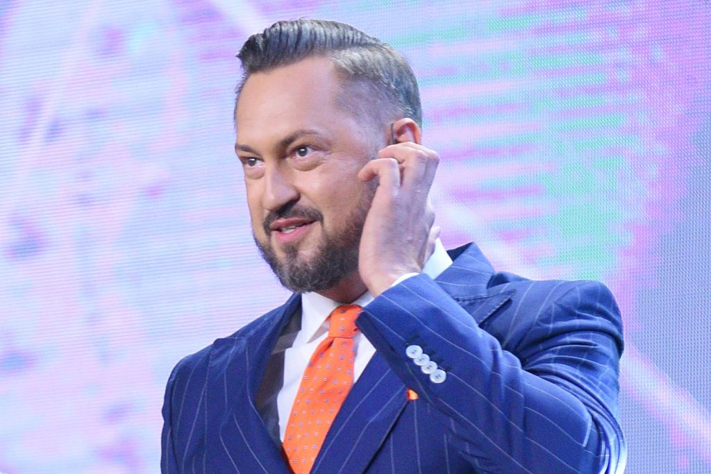 Продам Шевроле Тахо. Владелец - известный журналист.