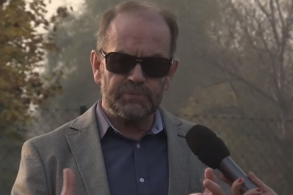С кругового перекрестка используйте только правую полосу, велосипедистам запрещено. Министерство готовит изменения