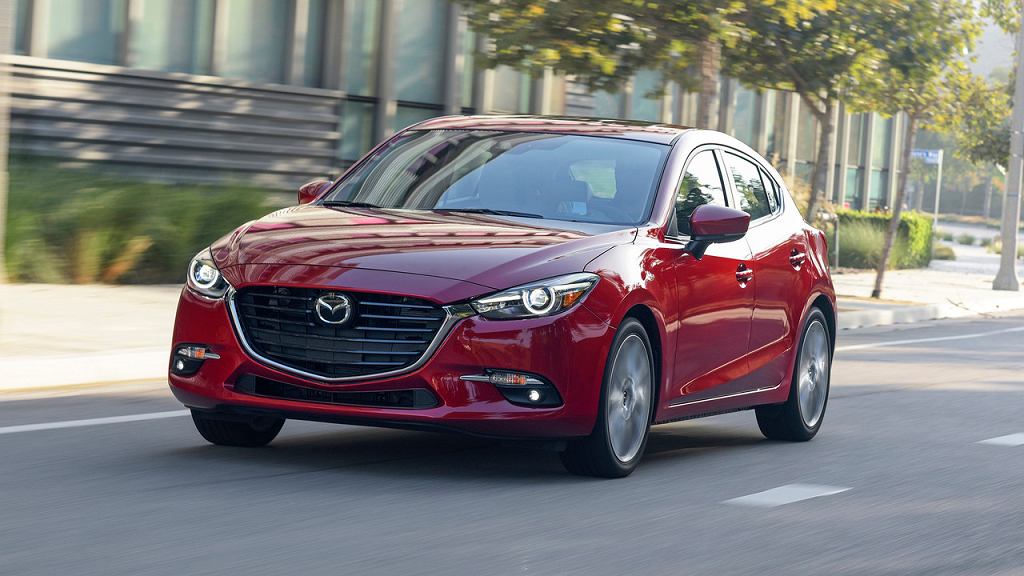 Mazda 3 претерпевает фейслифтинг. Что изменилось?