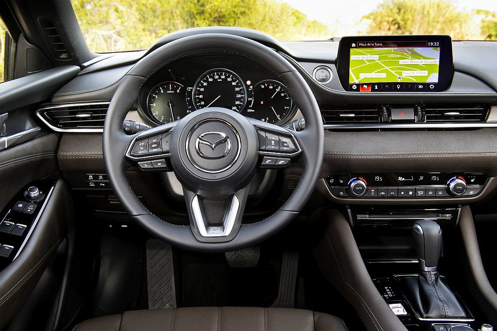 Новая Mazda 6 - мнения Moto.pl. Уменьшение морщин