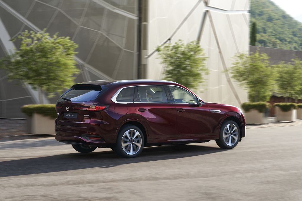 Mazda CX-80 теперь является флагманской моделью. Он имеет 7 мест и доступен в Польше [ЦЕНА]