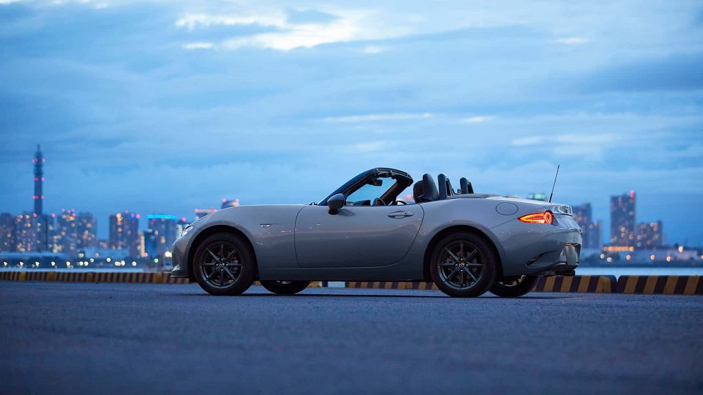 Новая Mazda MX-5 официально. Изменений много, но самое главное не изменилось
