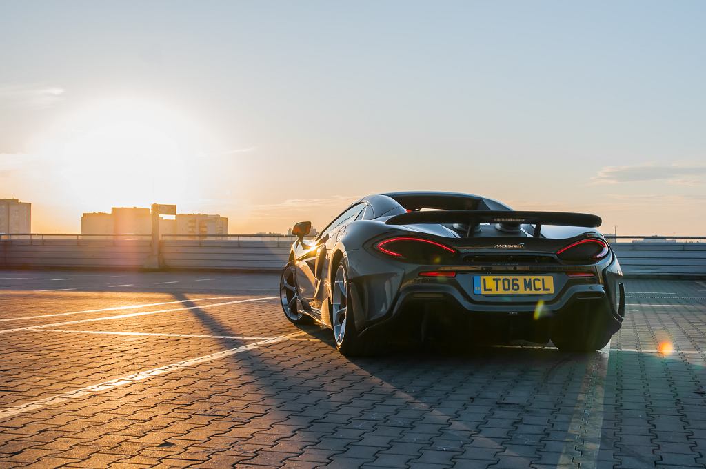 Мнения Moto.PL: Я провел 24 часа с McLaren 600 LT Spider. Каково жить с суперкаром в городе?