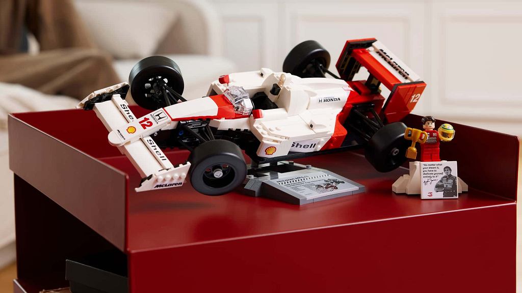 У фанатов Ф1 будет головная боль. Еще один набор LEGO. Слово 