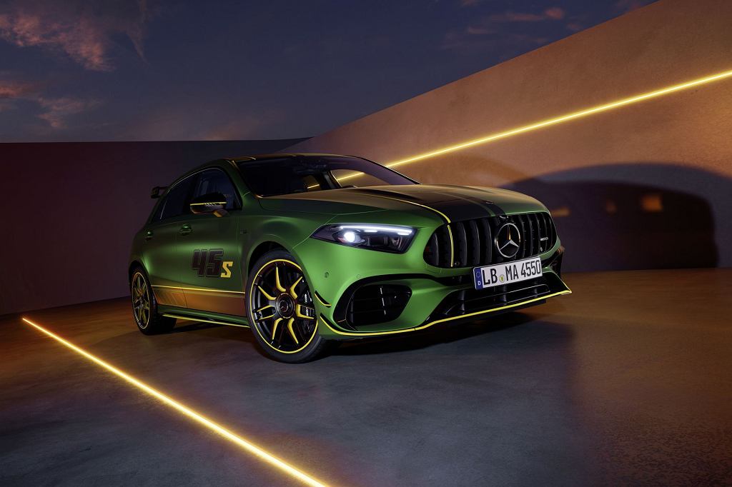 Mercedes-AMG A 45 S 4MATIC+ в версии, похожей на пасхальное яйцо