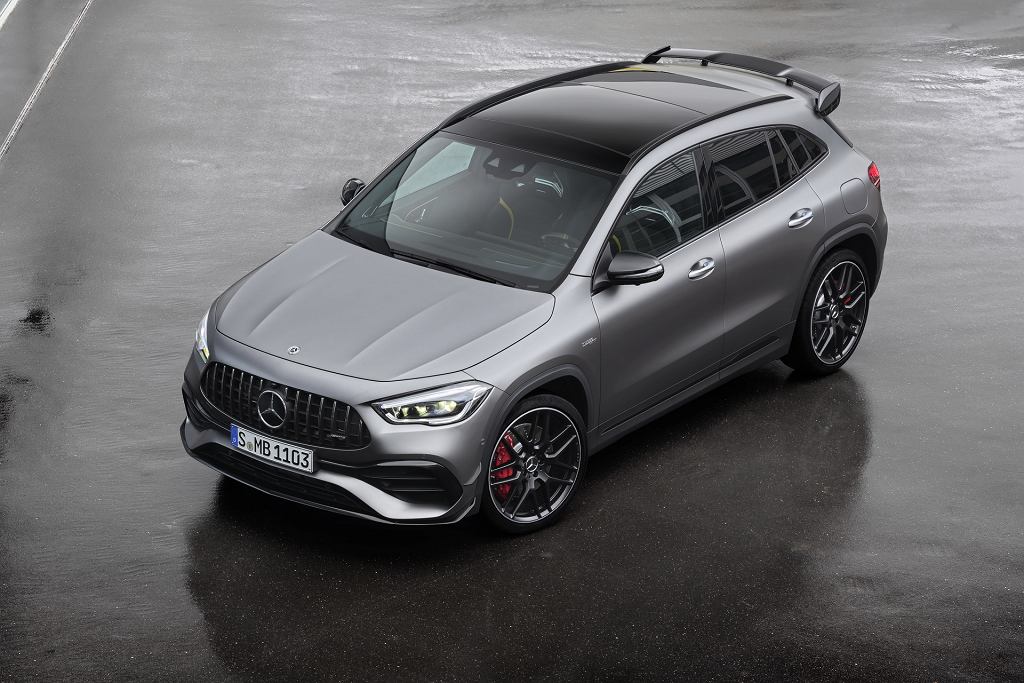 Mercedes-AMG GLA 45 официально. Мощность версии S явно превышает 400 л.с.