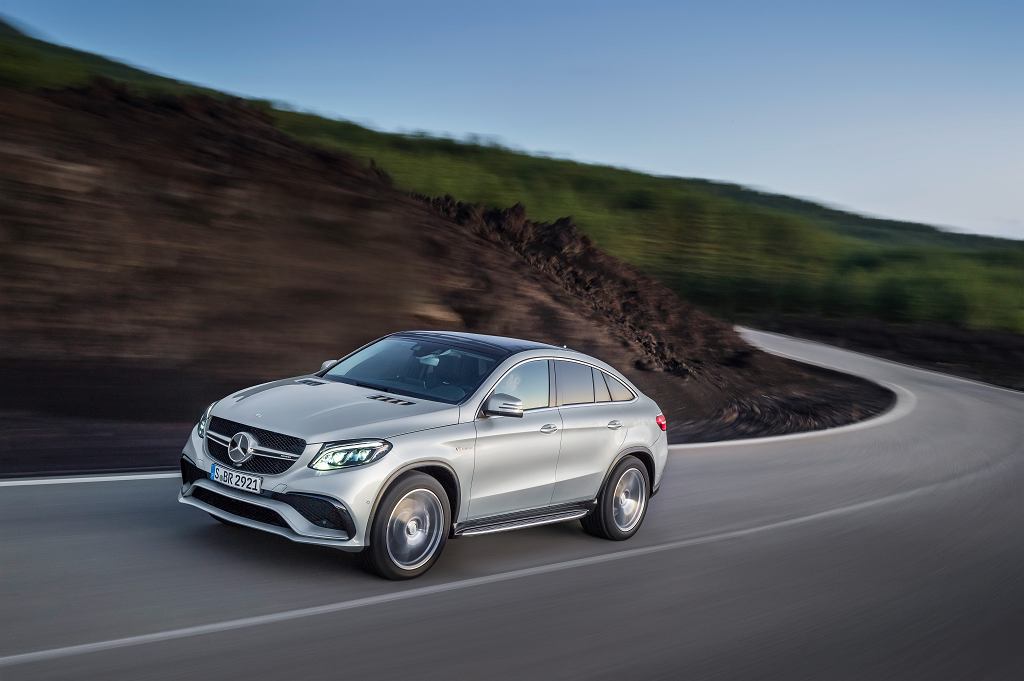 Он купил Mercedes-AMG, но не успел его застраховать