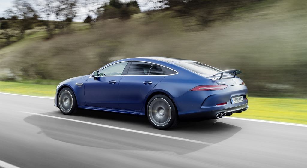 Новое 4-дверное купе Mercedes-AMG GT. Мерседес до сих пор любит свое имя