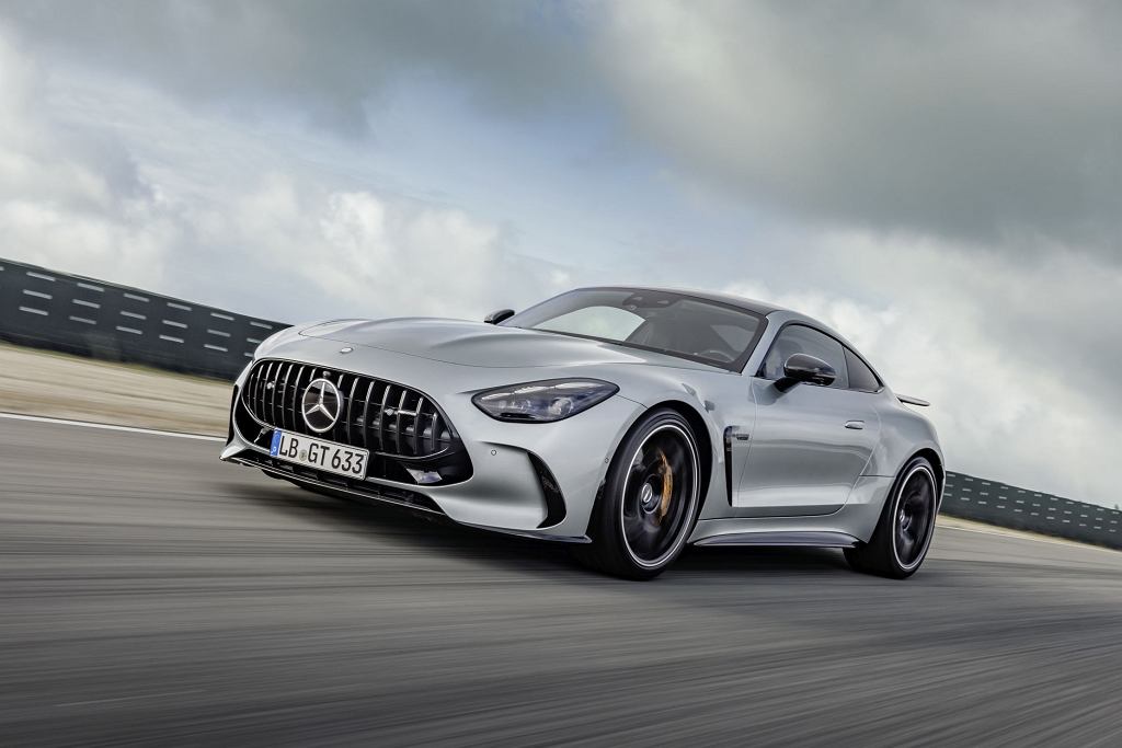 Mercedes-AMG GT 63 4MATIC+ Coupe в Польше. Стартовая цена почти 1 миллион злотых.