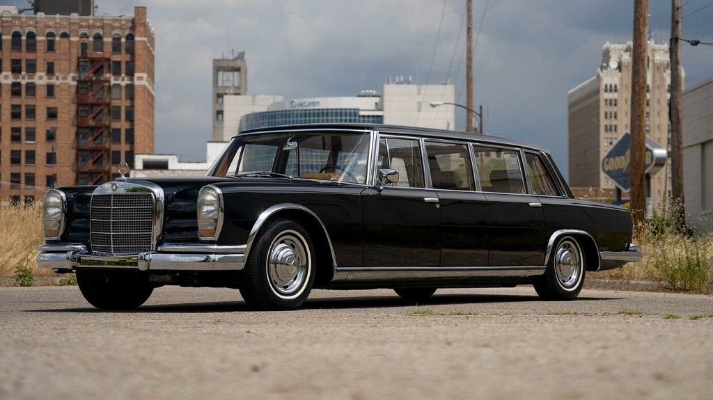 Диктатура за рулем. Вы можете купить Mercedes 600 Pullman китайского официального представителя Чэнь И.