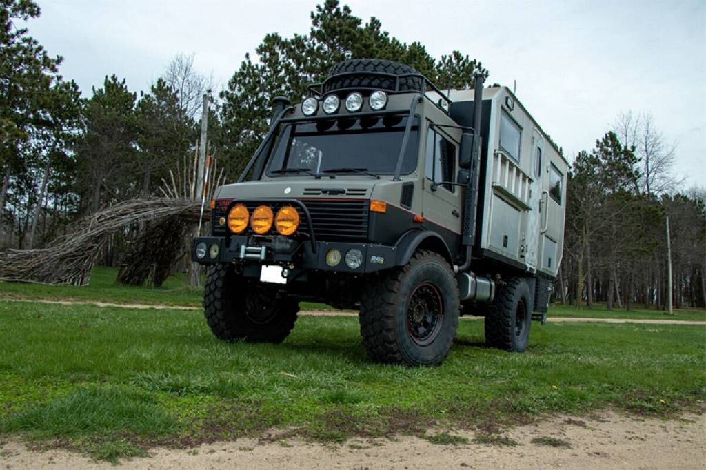 Mercedes-Benz Unimog 1985 года выпуска – лучший кемпер? Да, если вам не нужно хвастаться этим в соцсетях.