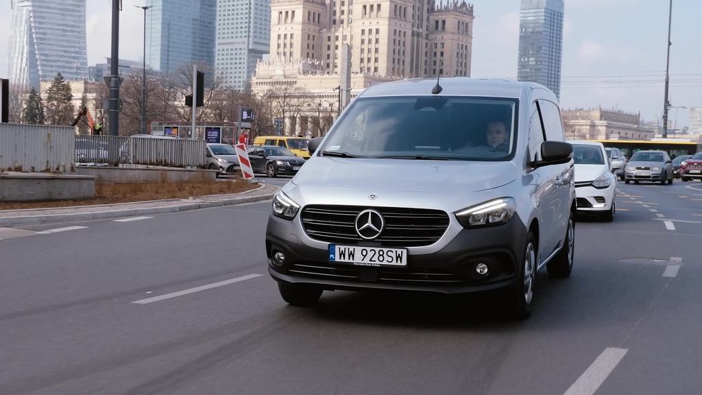 В Студию Бизнес приехал Mercedes Citan. Это фургон, наполненный технологиями