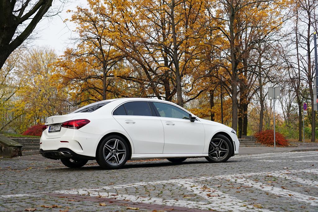 Отзывы Moto.pl: Mercedes A-Class седан A 180 d Забудьте о заправке.