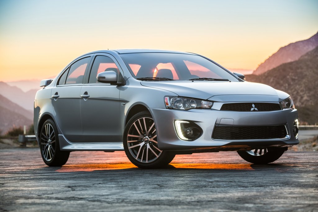 Nissan эксплуатирует проблемы Mitsubishi