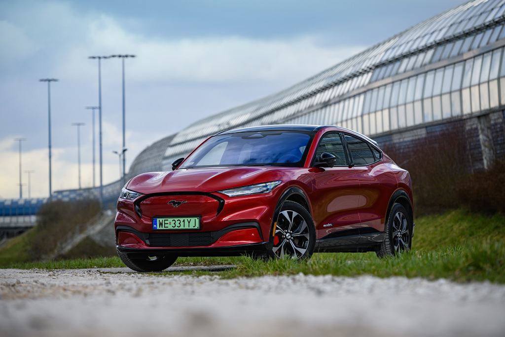 День флотской электрики. Электрифицированные модели Ford скоро появятся в Сломчине