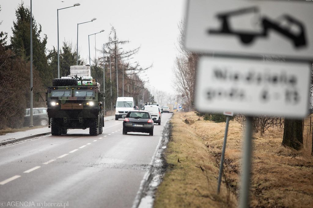 Должна ли военная колонна соблюдать правила дорожного движения?